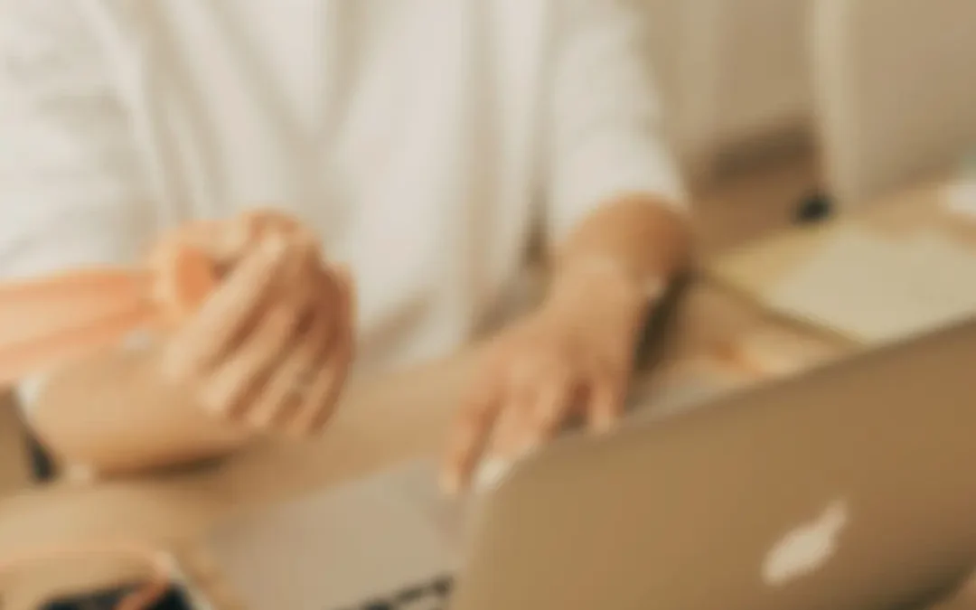 Site internet écologique : 10 actions pour réduire l’impact carbone de ton site sans nuire à ton activité (voir même la booster)